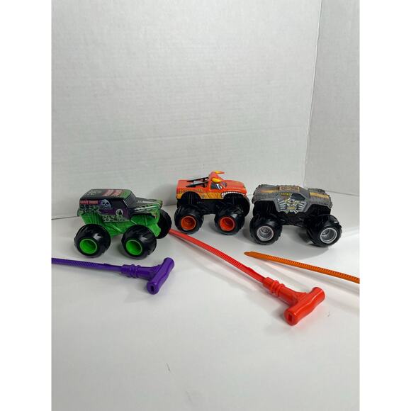 Monster Jam Spin Rippers Grave Digger Max D El Toro Loco Ripcord - Picture 3 of 4
